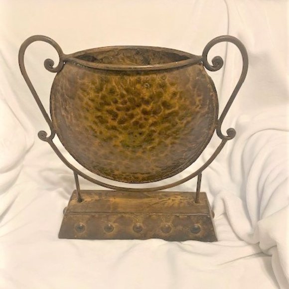 Other - Hammered metal flat vase, EUC